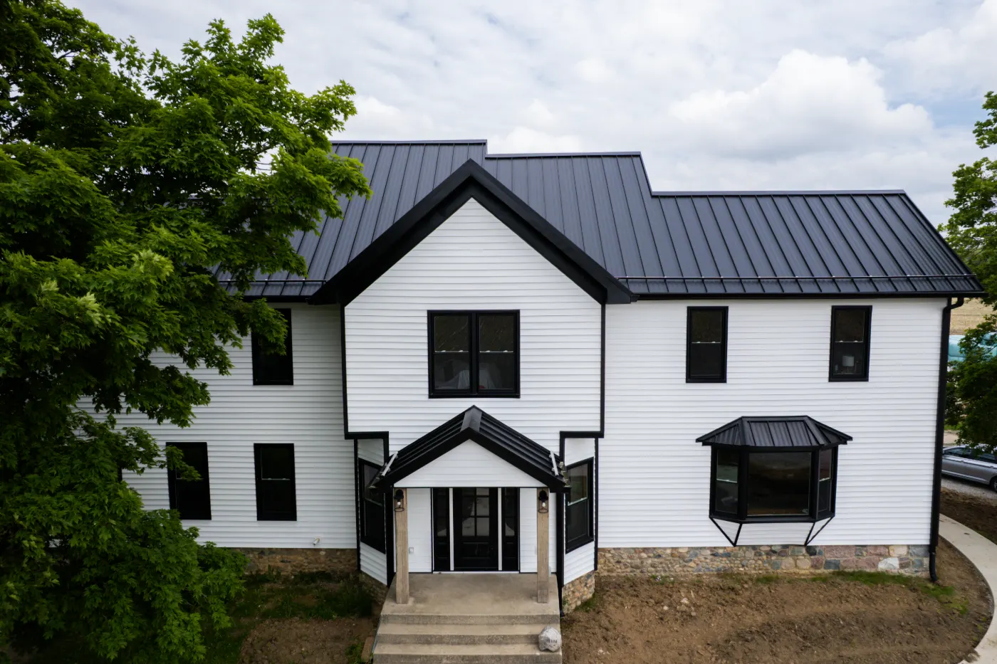 Manufacturer-certified roof installation in Glen Oaks Commons
